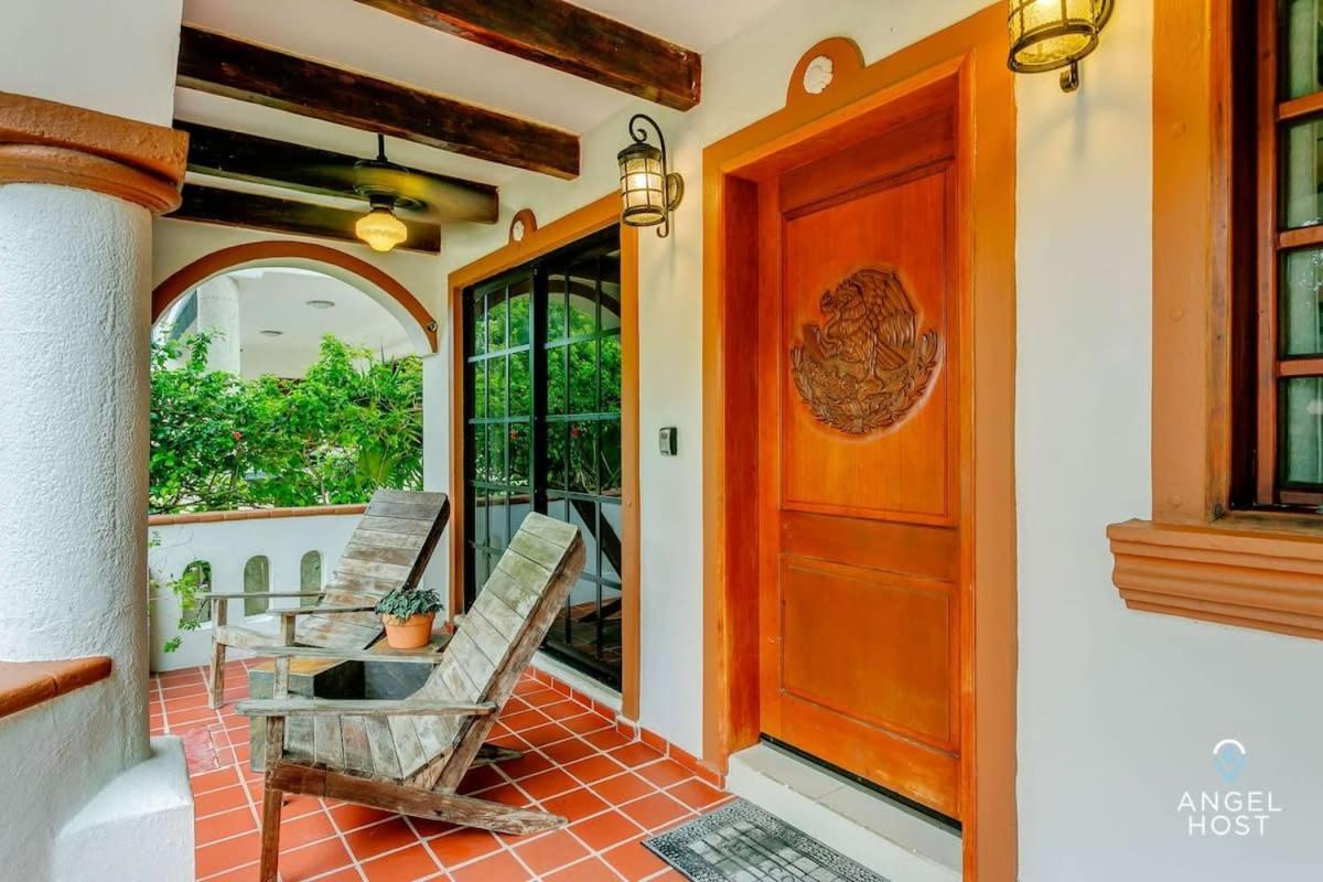 Villa Hacienda-style With Private Pool Steps To *