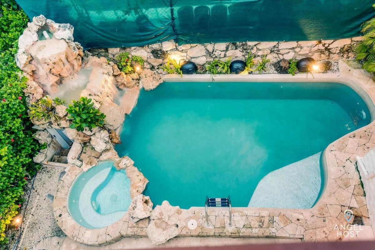 Villa Hacienda-style With Private Pool Steps To Playa del Carmen